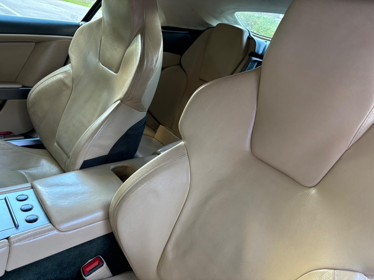 Used Aston Martin DB9 for sale - 77823822: Photo 10