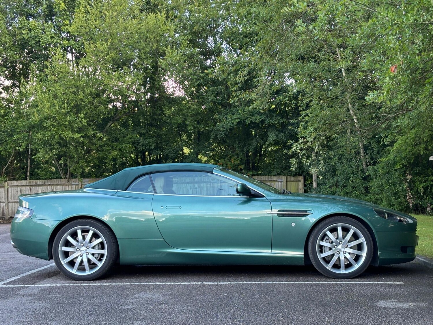 Used Aston Martin DB9 for sale - 77823822: Photo 16