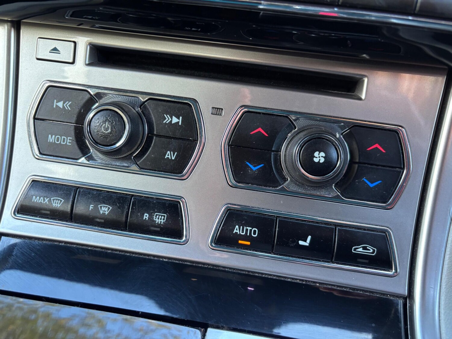 Used Jaguar XF 2014 for sale - 76377670: Photo 47