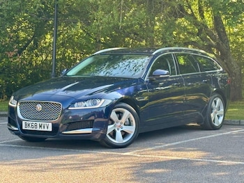 Used Jaguar XF 2018 for sale - 75377692: Photo