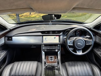 Used Jaguar XF 2018 for sale - 75377692: Photo