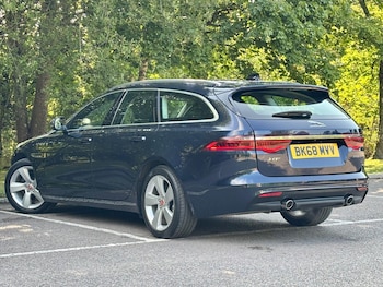 Used Jaguar XF 2018 for sale - 75377692: Photo