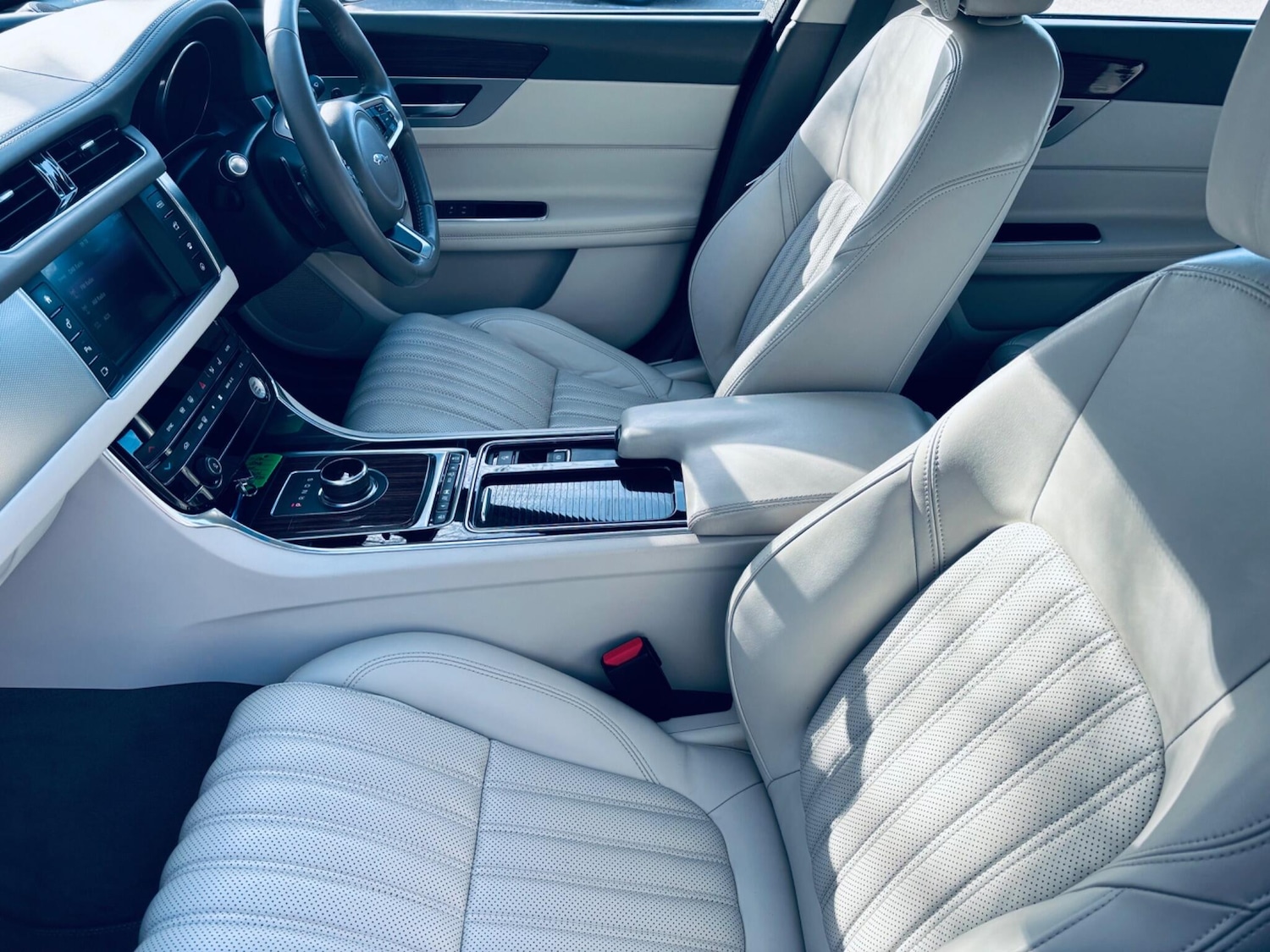 Used Jaguar XF 2017 for sale - 77977900: Photo 9