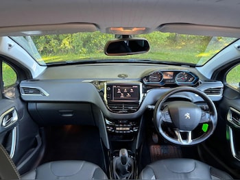 Used Peugeot 2008 2017 for sale - 76531625: Photo