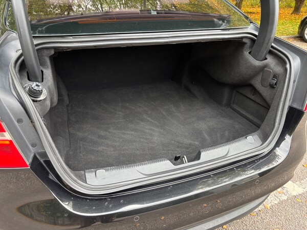 Used Jaguar XE 2017 for sale - 76296041: Photo 29