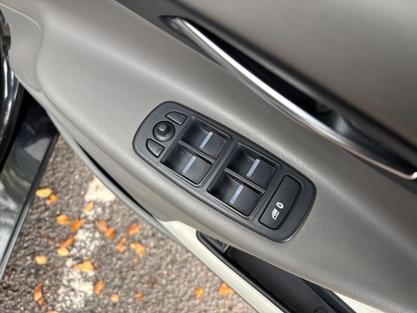 Used Jaguar XE 2017 for sale - 76296041: Photo 37