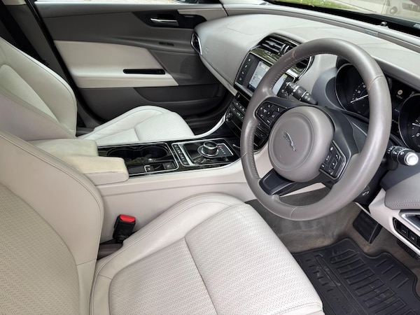 Used Jaguar XE 2017 for sale - 76296041: Photo 9