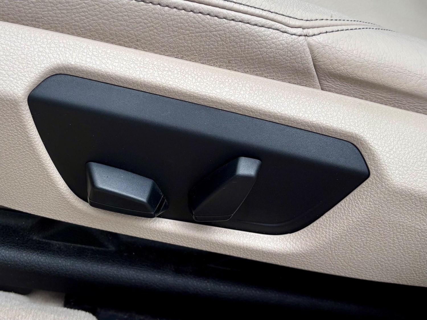 Used BMW 3 Series 2014 for sale - 77633926: Photo 43