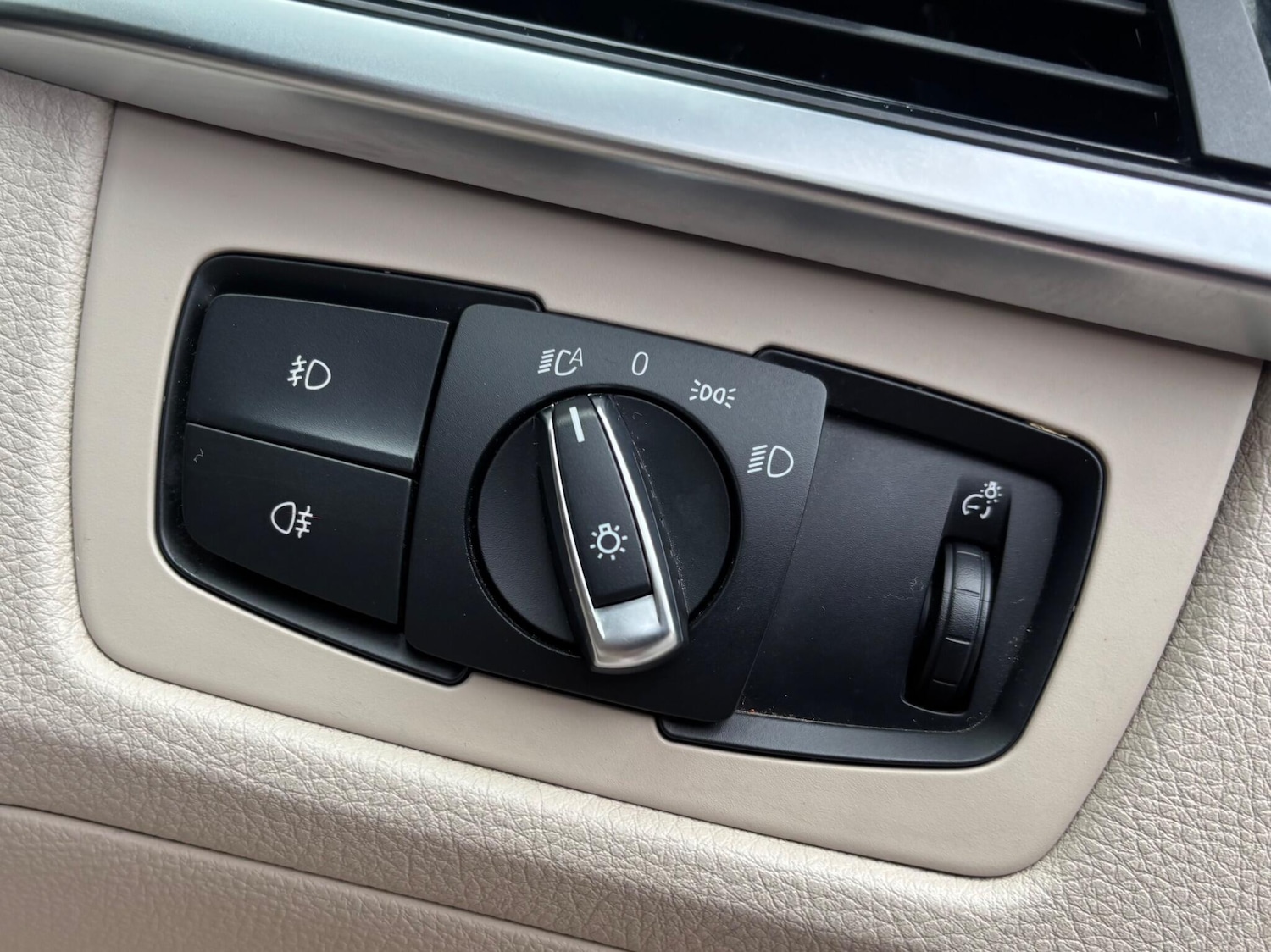 Used BMW 3 Series 2014 for sale - 77633926: Photo 8