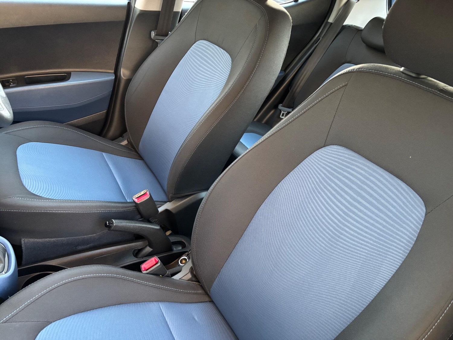 Used Hyundai i10 2016 for sale - 76823795: Photo 8