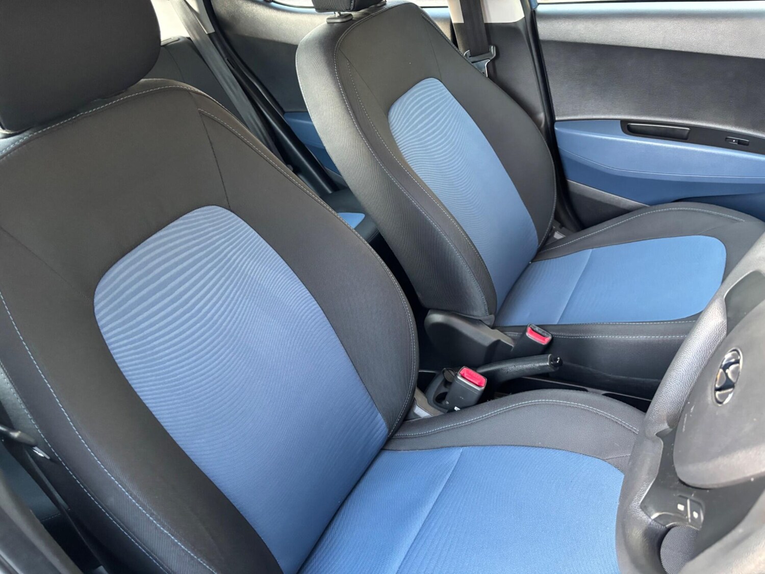 Used Hyundai i10 2016 for sale - 76823795: Photo 9