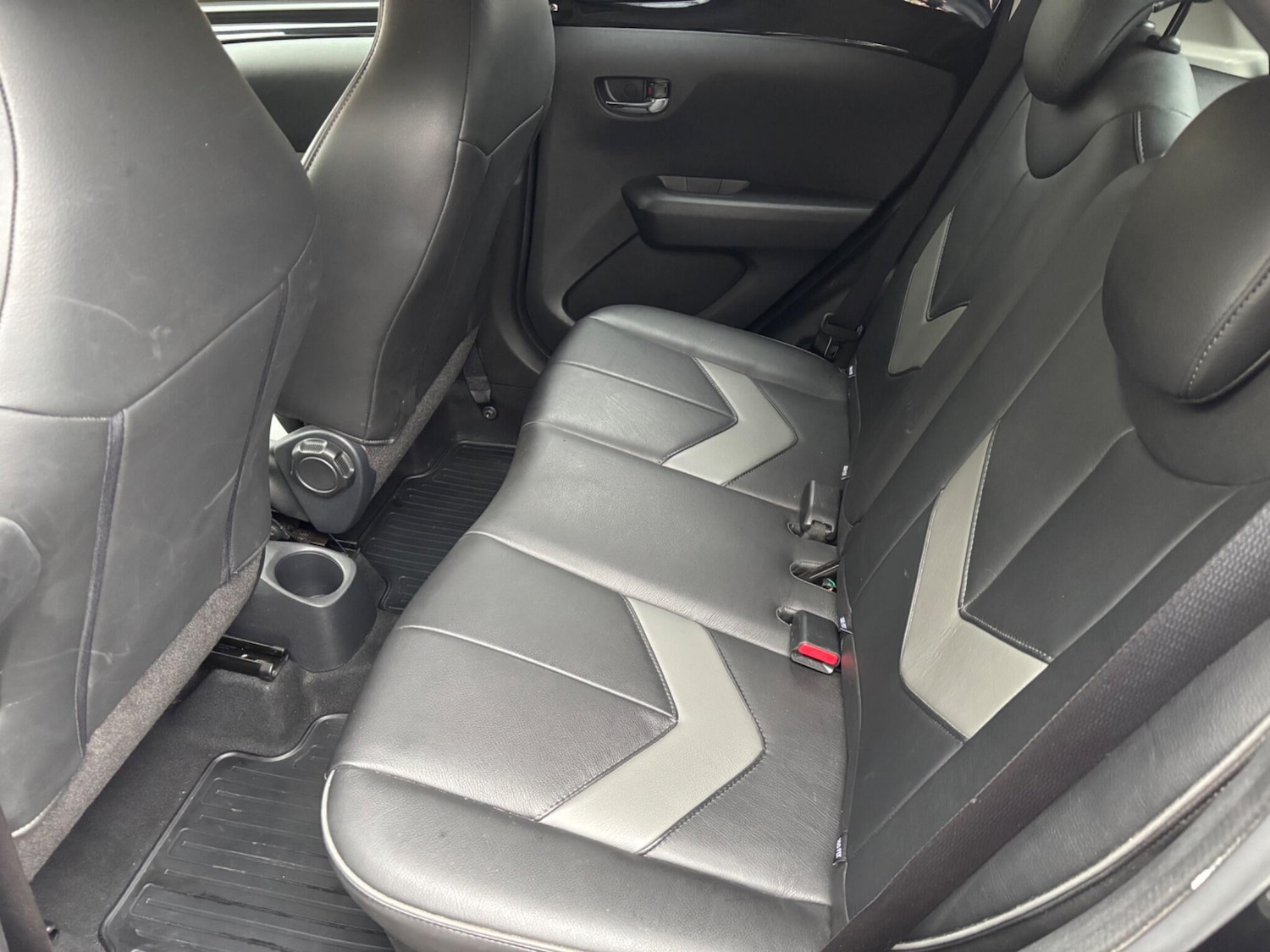 Used Toyota AYGO 2018 for sale - 77633541: Photo 10