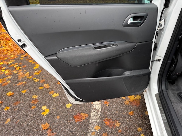 Used Peugeot 5008 2015 for sale - 76314871: Photo 27