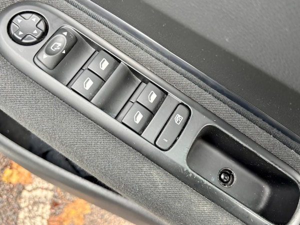 Used Peugeot 5008 2015 for sale - 76314871: Photo 39