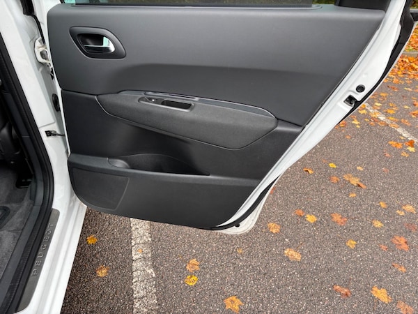 Used Peugeot 5008 2015 for sale - 76314871: Photo 40