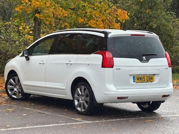 Used Peugeot 5008 2015 for sale - 76314871: Photo 4