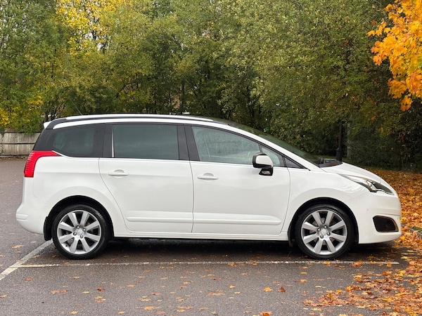 Used Peugeot 5008 2015 for sale - 76314871: Photo 6