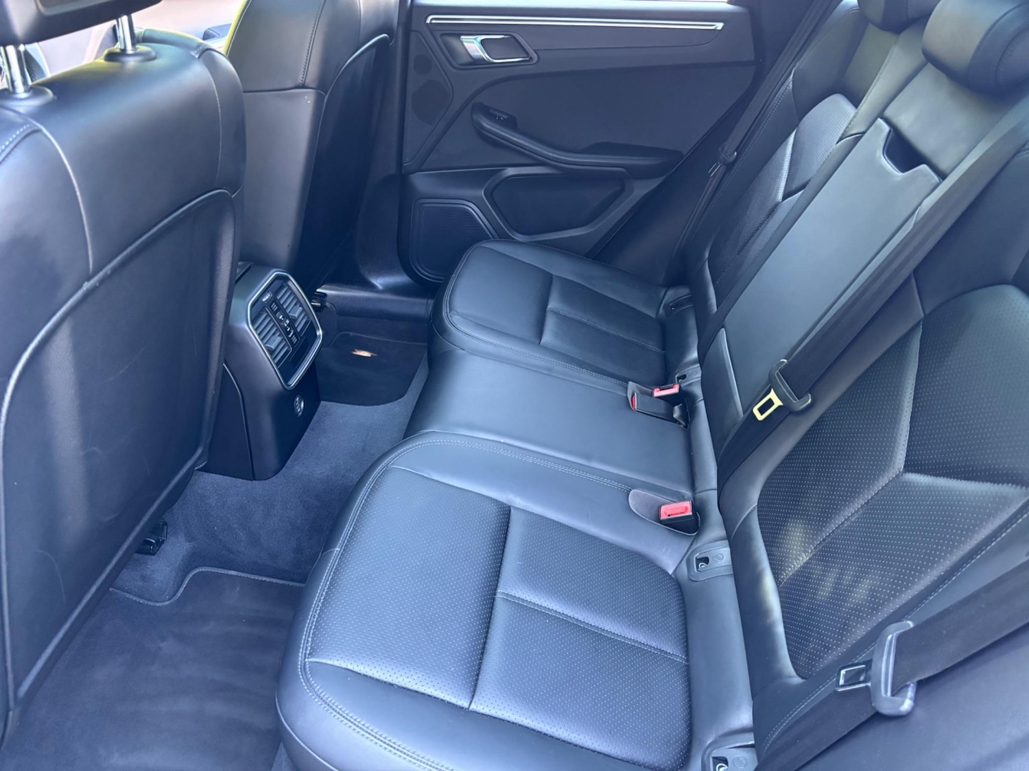 Used Porsche Macan 2019 for sale - 76531624: Photo 14