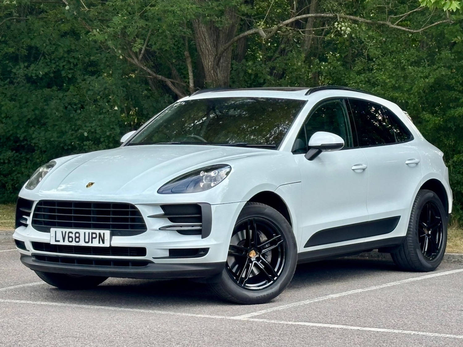 Used Porsche Macan 2019 for sale - 76531624: Photo 2