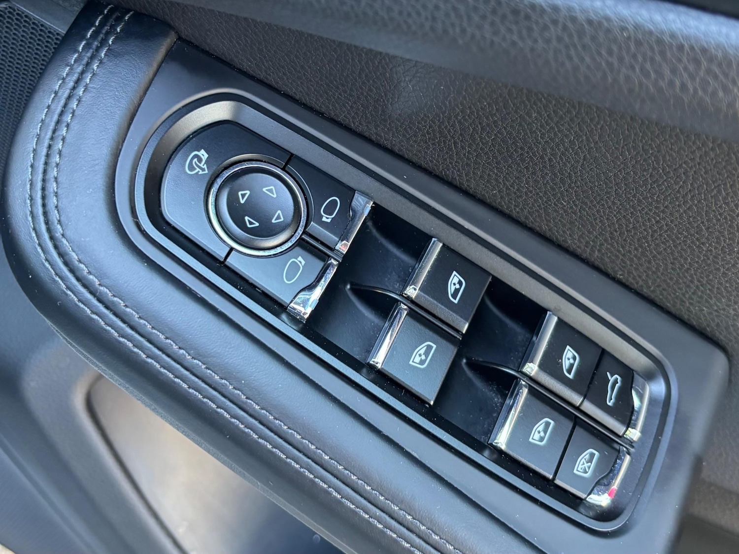 Used Porsche Macan 2019 for sale - 76531624: Photo 38