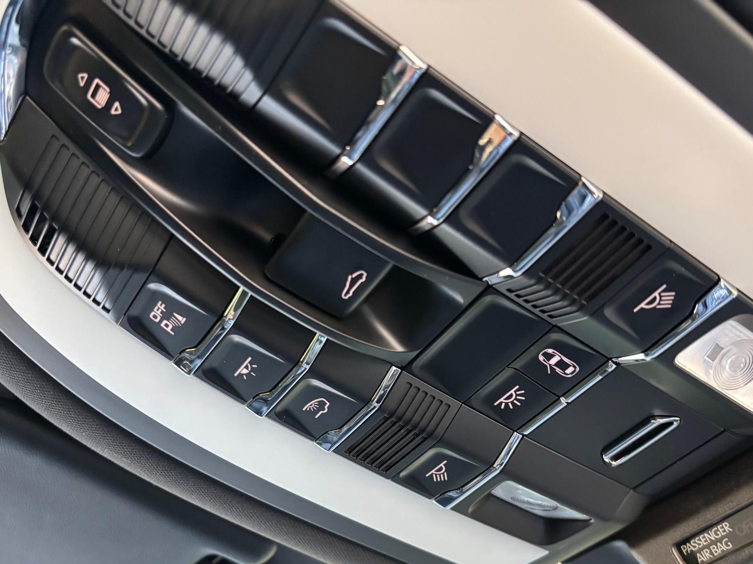 Used Porsche Macan 2019 for sale - 76531624: Photo 61