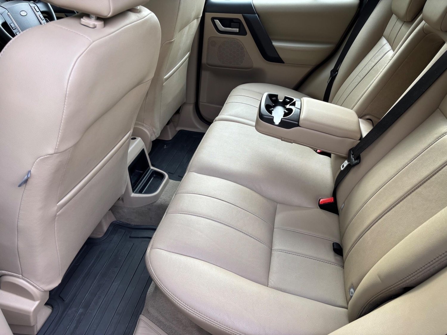 Used Land Rover Freelander 2011 for sale - 76989997: Photo 11