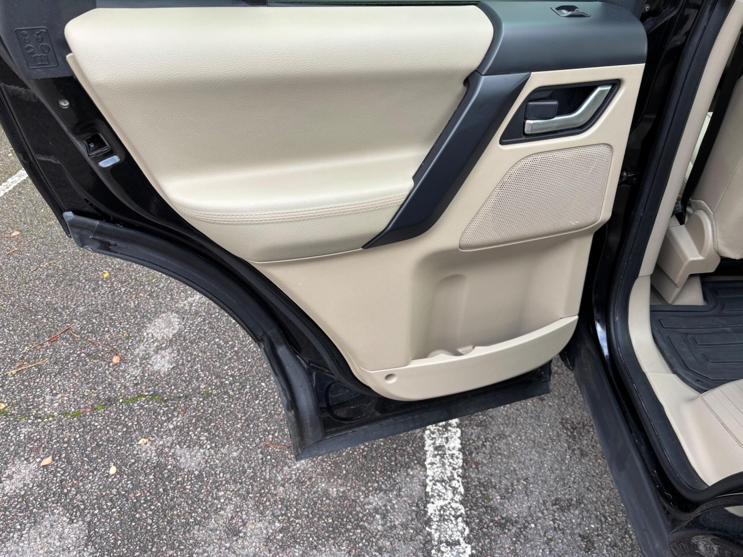 Used Land Rover Freelander 2011 for sale - 76989997: Photo 28