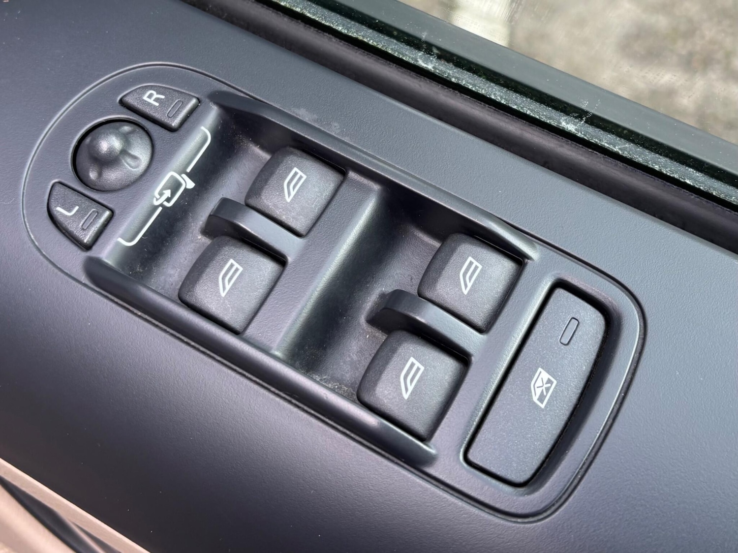 Used Land Rover Freelander 2011 for sale - 76989997: Photo 39