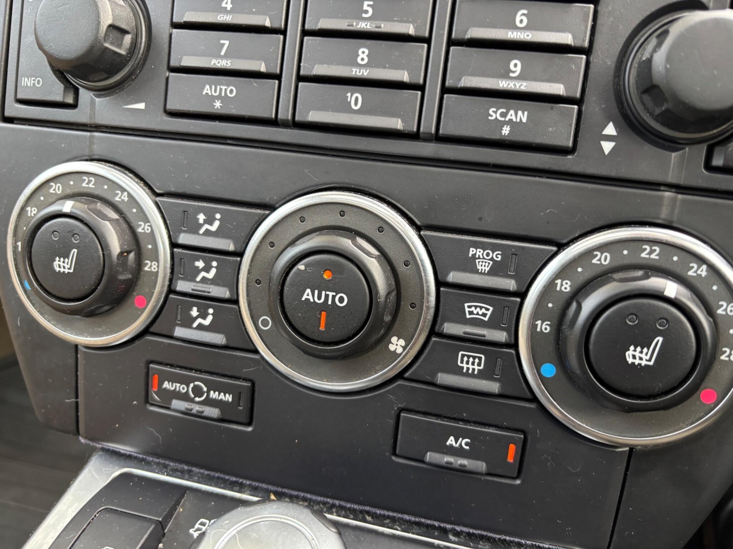 Used Land Rover Freelander 2011 for sale - 76989997: Photo 49