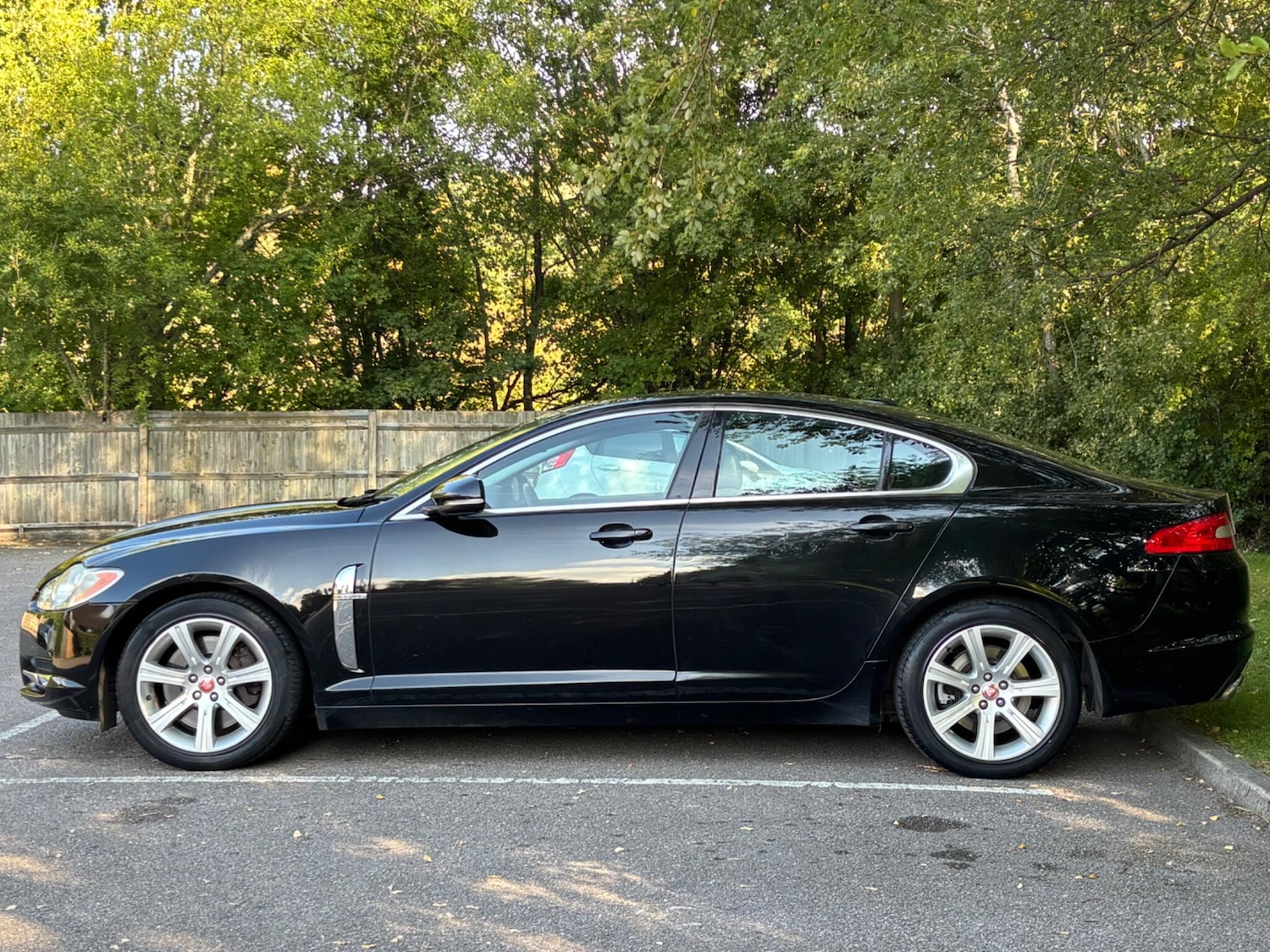 Used Jaguar XF 2010 for sale - 76094897: Photo 25