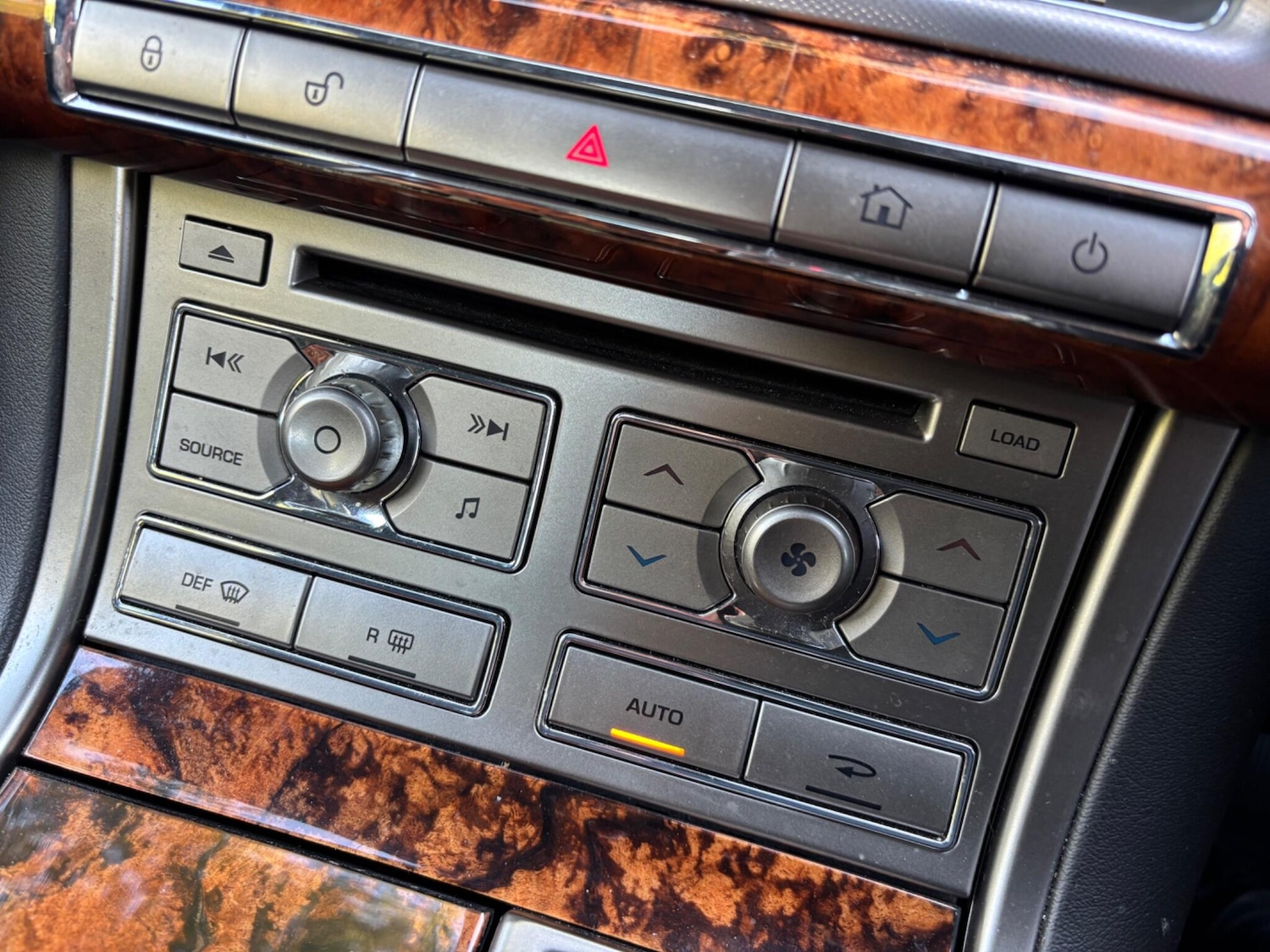 Used Jaguar XF 2010 for sale - 76094897: Photo 44