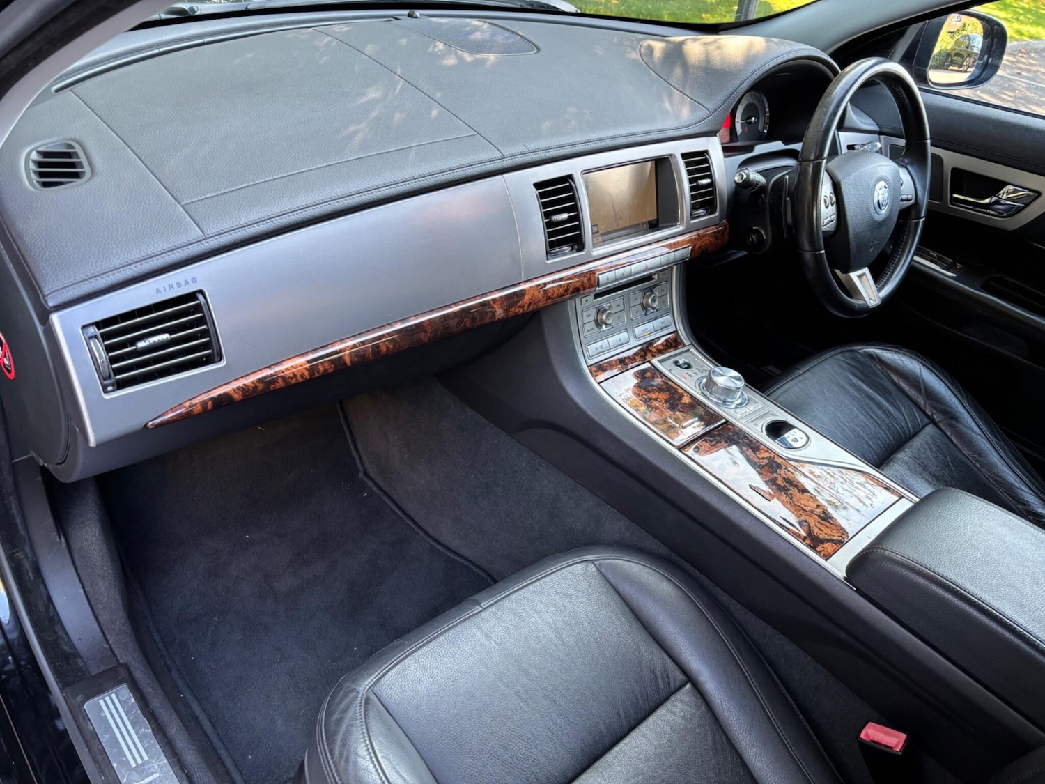 Used Jaguar XF 2010 for sale - 76094897: Photo 7