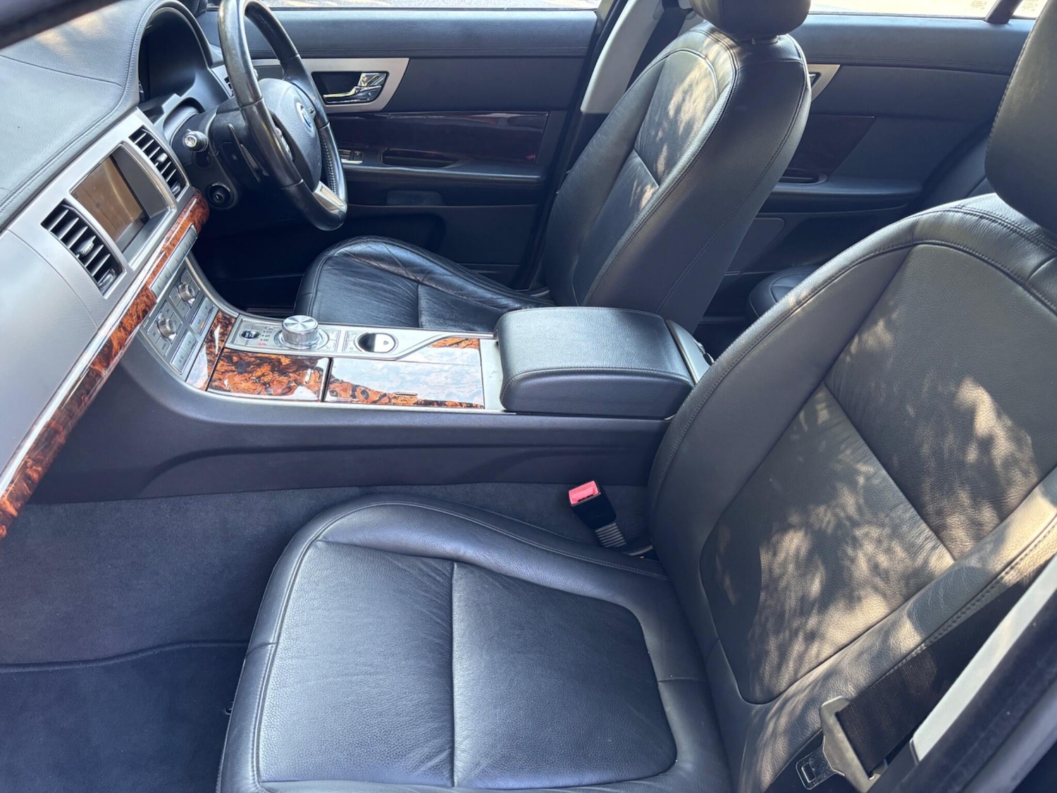 Used Jaguar XF 2010 for sale - 76094897: Photo 8