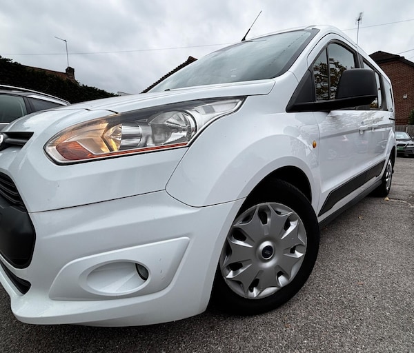 Used Ford Grand Tourneo Connect 2015 for sale - 76318133: Photo 10