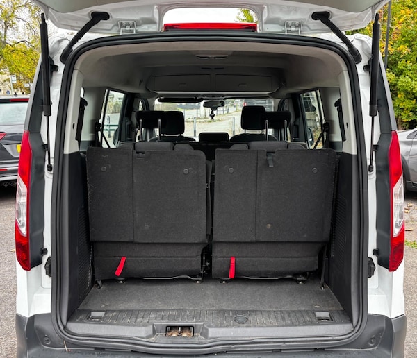 Used Ford Grand Tourneo Connect 2015 for sale - 76318133: Photo 11