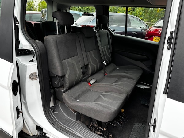 Used Ford Grand Tourneo Connect 2015 for sale - 76318133: Photo 15