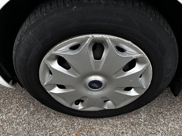 Used Ford Grand Tourneo Connect 2015 for sale - 76318133: Photo 24