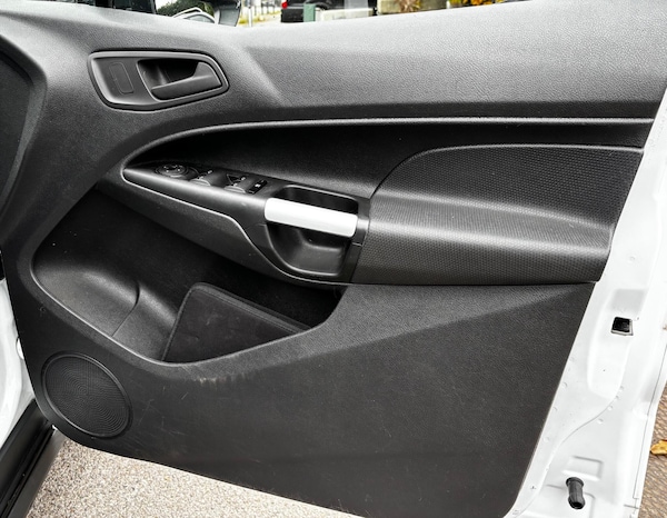 Used Ford Grand Tourneo Connect 2015 for sale - 76318133: Photo 31