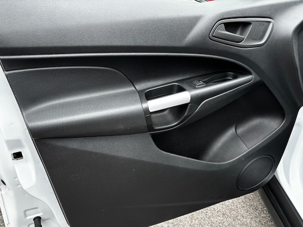 Used Ford Grand Tourneo Connect 2015 for sale - 76318133: Photo 32