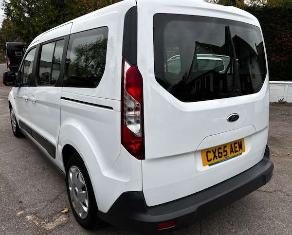 Used Ford Grand Tourneo Connect 2015 for sale - 76318133: Photo 8