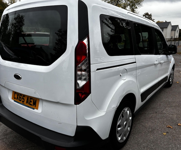 Used Ford Grand Tourneo Connect 2015 for sale - 76318133: Photo 9