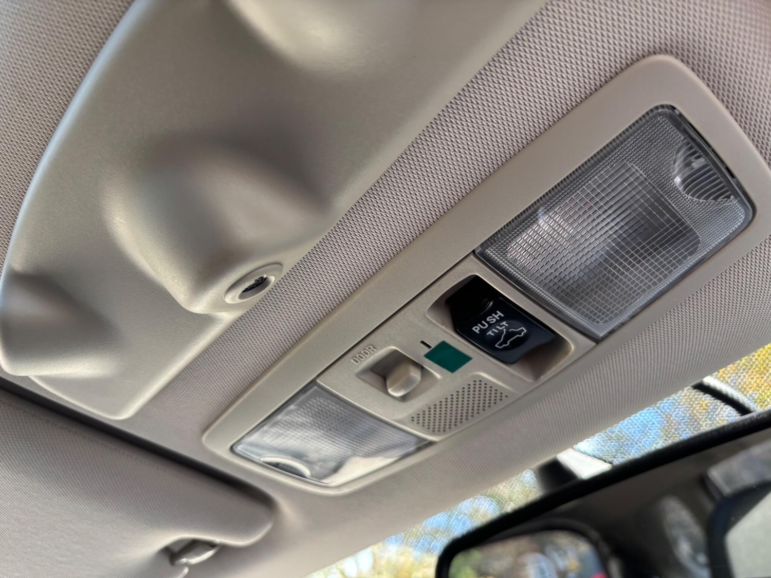 Used Mitsubishi Outlander 2017 for sale - 76531622: Photo 65