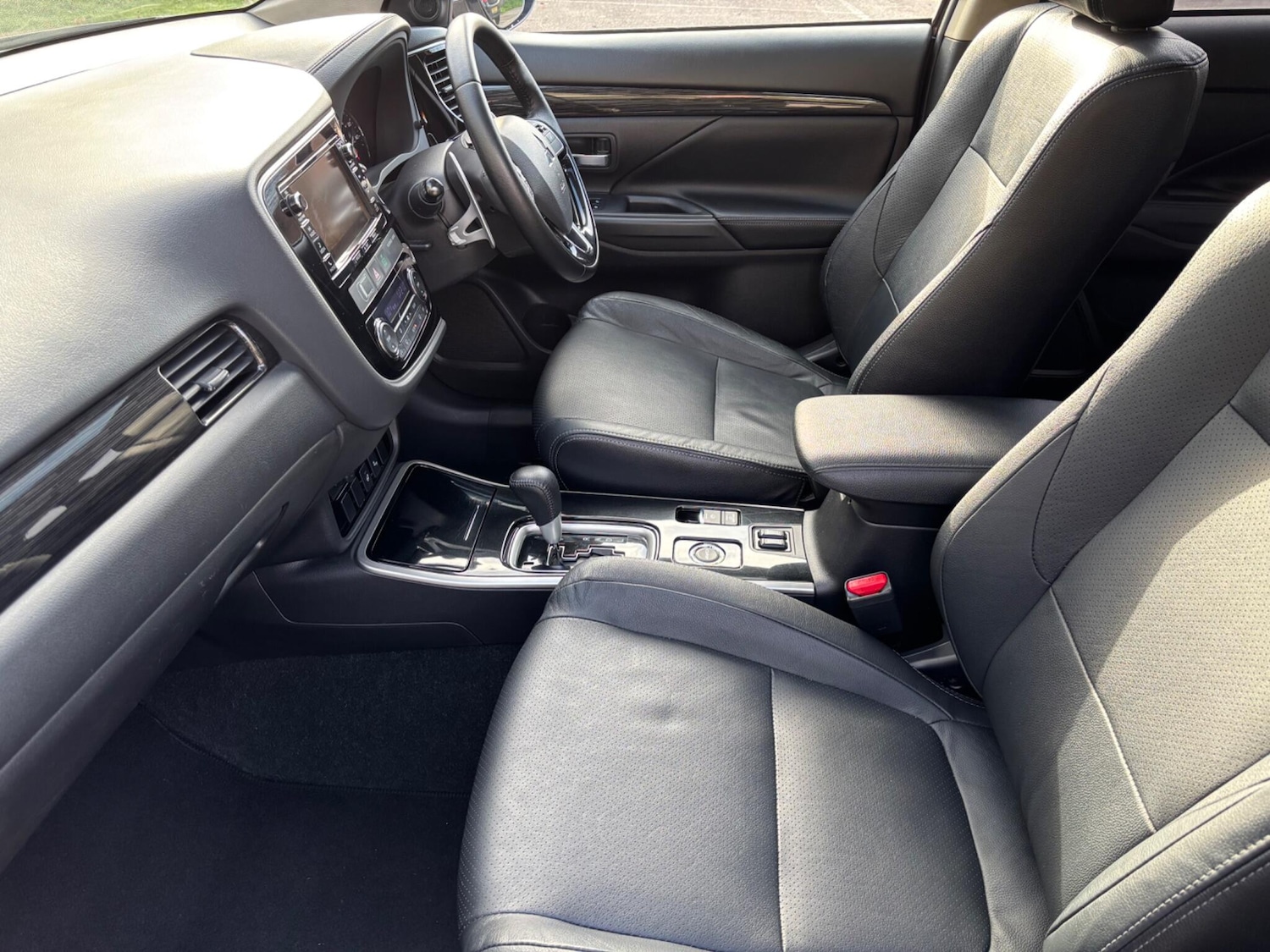 Used Mitsubishi Outlander 2017 for sale - 76531622: Photo 8