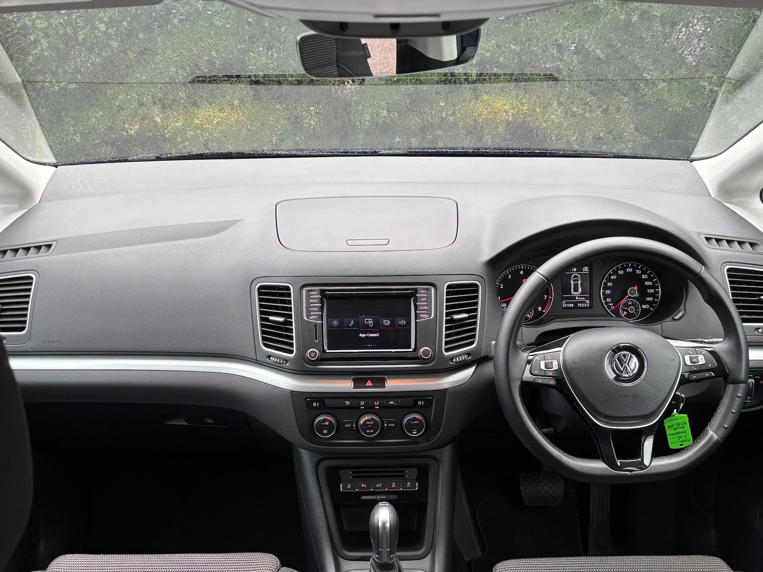 Used Volkswagen Sharan 2017 for sale - 77290966: Photo 3