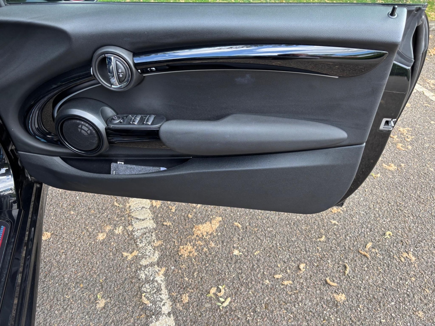 Used MINI Convertible 2023 for sale - 76531629: Photo 41