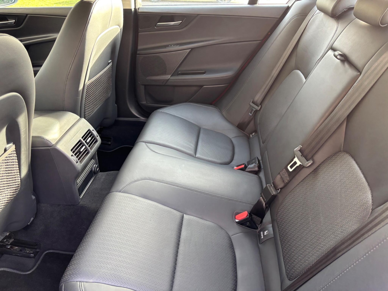 Used Jaguar XE 2017 for sale - 77559659: Photo 13