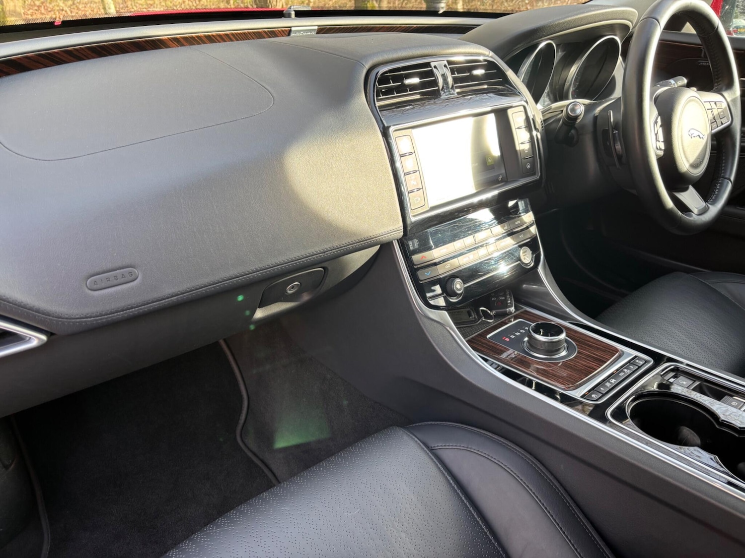 Used Jaguar XE 2017 for sale - 77559659: Photo 6