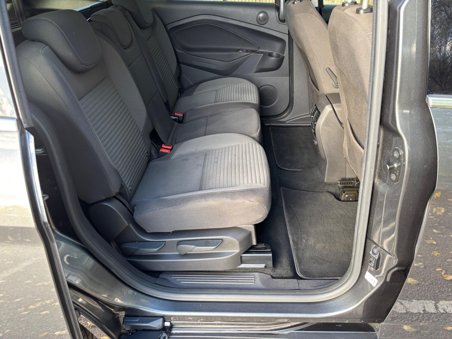 Used Ford Grand C-Max 2018 for sale - 76608463: Photo 15