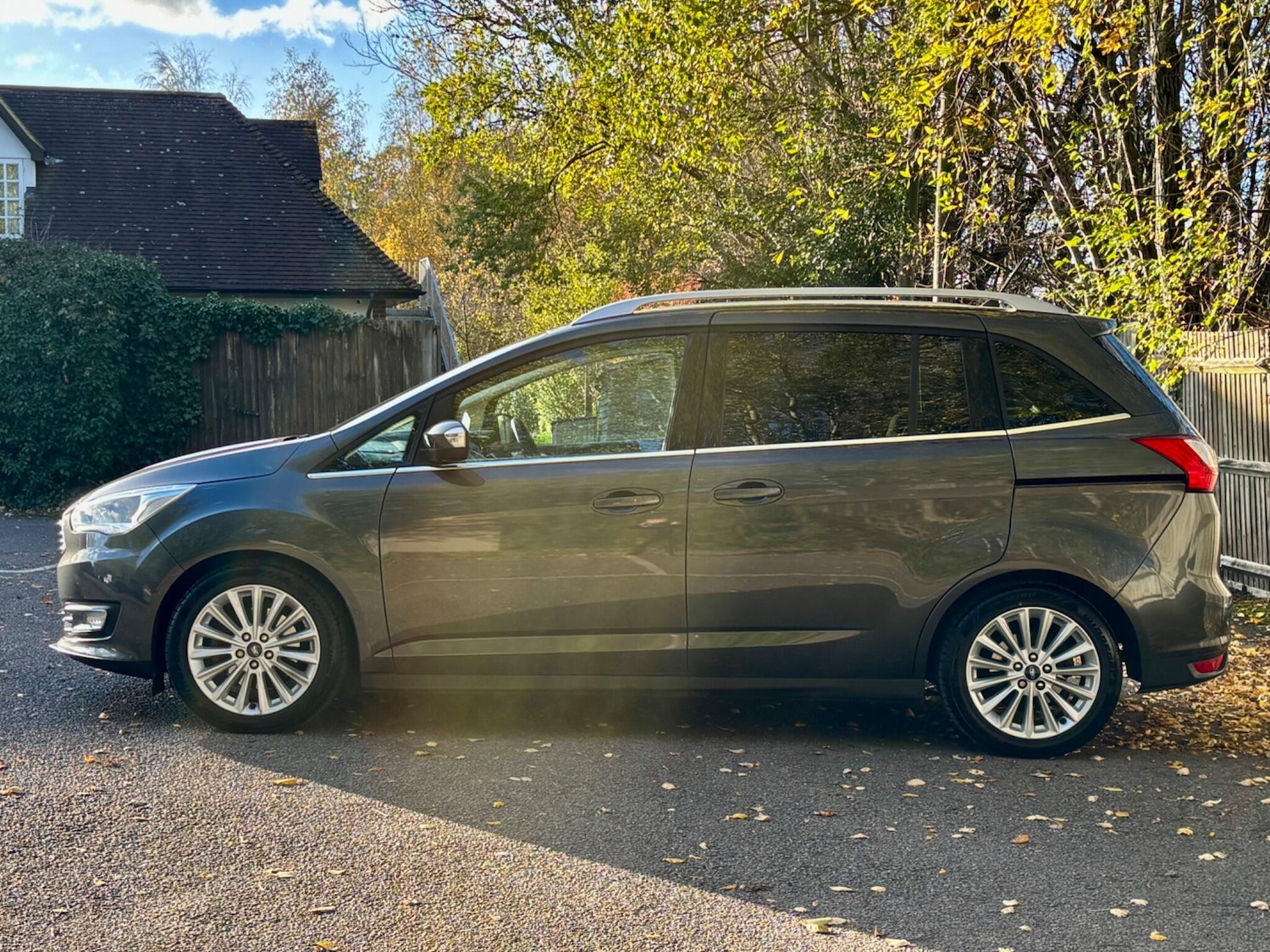 Used Ford Grand C-Max 2018 for sale - 76608463: Photo 25