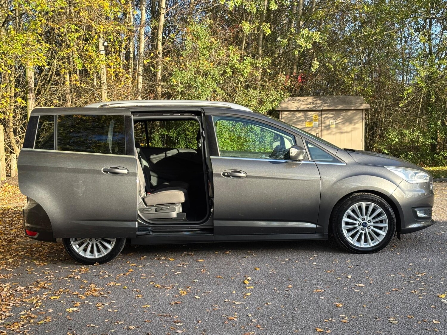 Used Ford Grand C-Max 2018 for sale - 76608463: Photo 41